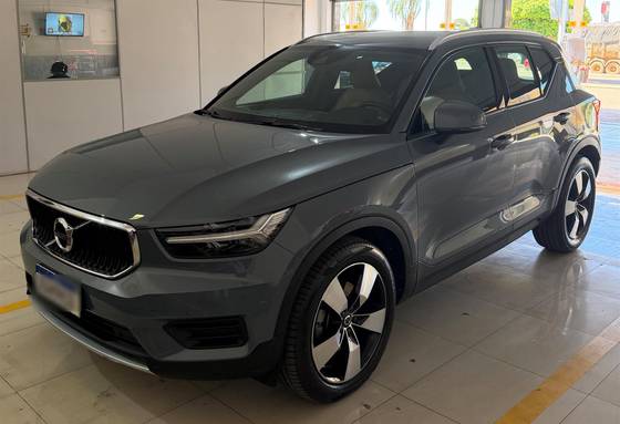 VOLVO XC40 2.0 T4 GASOLINA MOMENTUM GEARTRONIC VOLVO XC40 2.0 T4 GASOLINA MOMENTUM GEARTRONIC